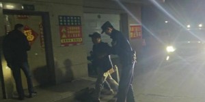 老人迷路忘归途，民警护送照亮回家路