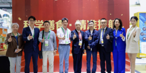“科学膳食·精准护航” 签约仪式在第五届消博会正大展位成功举办，签约规模逾43亿