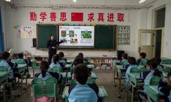 【春雷行动】反诈“童”行！多部门联合送“定制安全课”进校园