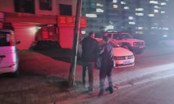 男子醉酒“不知归” 民警援手送其回