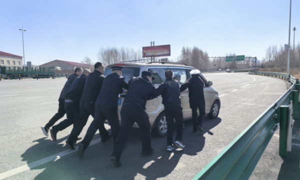 护航保畅显担当 暖心调解化纷争