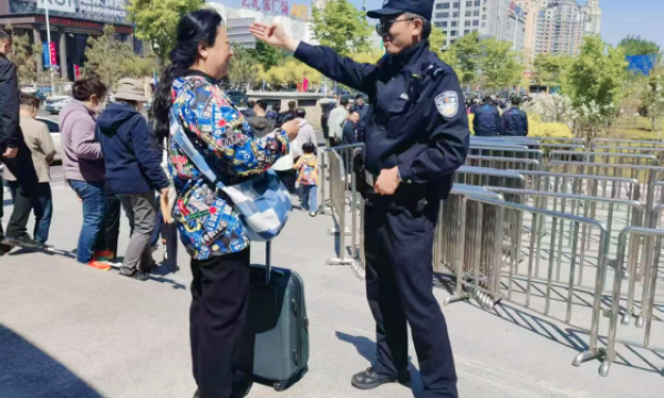冰城公安护航哈洽会 暖心服务获赞誉