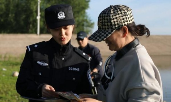 松花江上的冰城公安 硬核守护水清人安